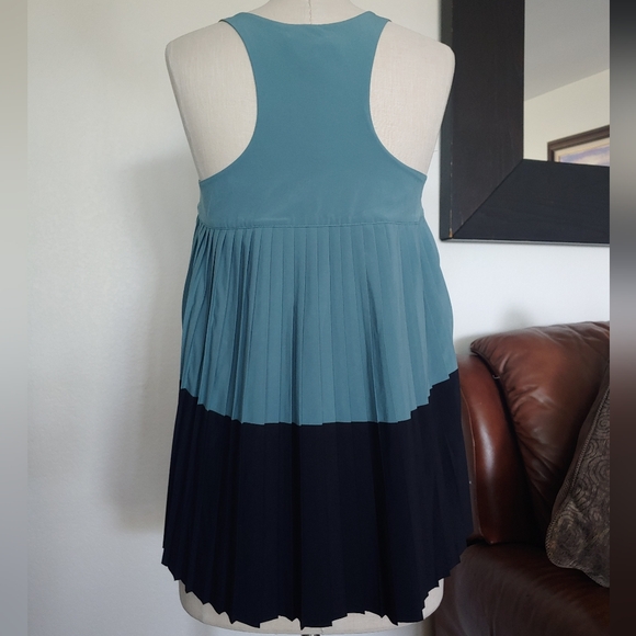 ATHLETA Swing Forward Pleated Tank in Teal Green - Picture 4 of 7
